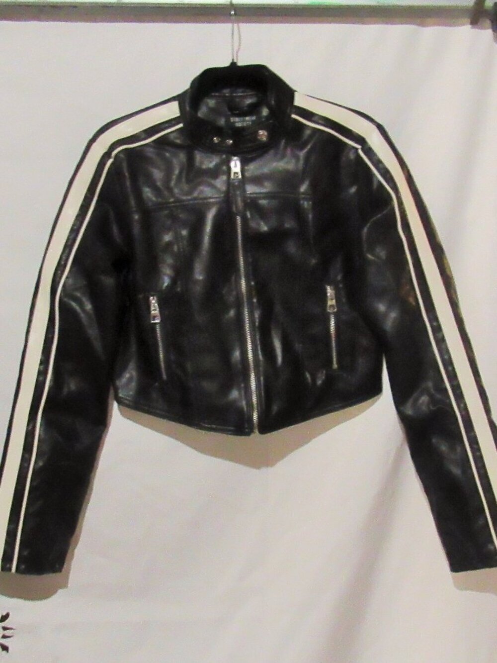 Streetwear Society Faux Black Leather Moto Jacket Sz M White Racing Stripe ZA621